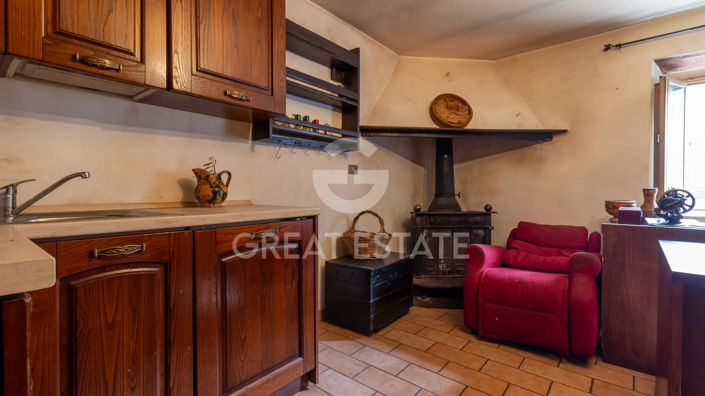 Image No.17-3 Bed Property for sale