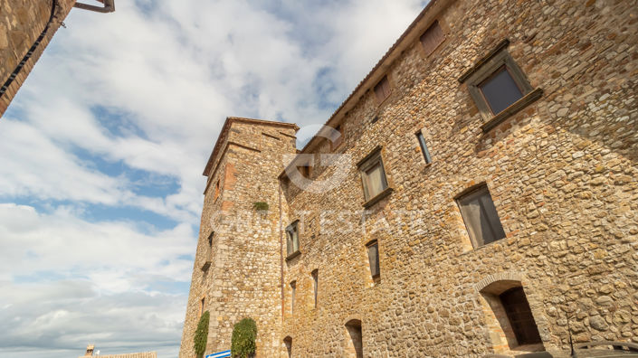 Image No.25-3 Bed Property for sale