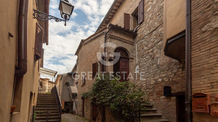 Image No.4-3 Bed Property for sale