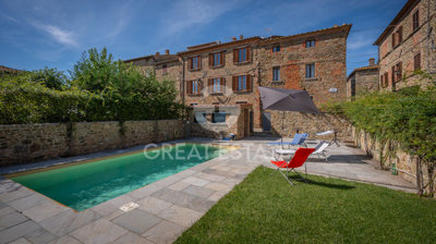 5 Bed Country House for sale