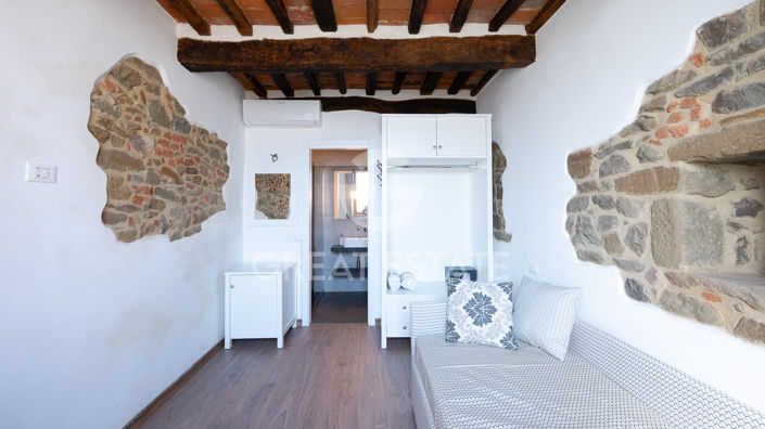 Image No.15-5 Bed Country House for sale