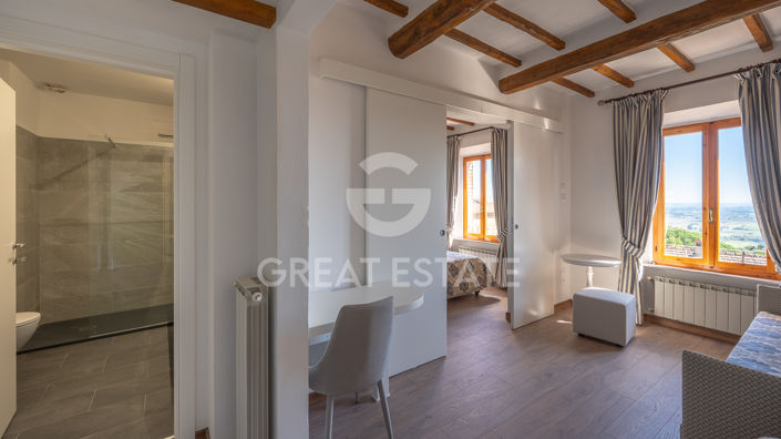 Image No.17-5 Bed Country House for sale