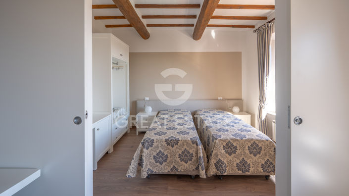 Image No.18-5 Bed Country House for sale