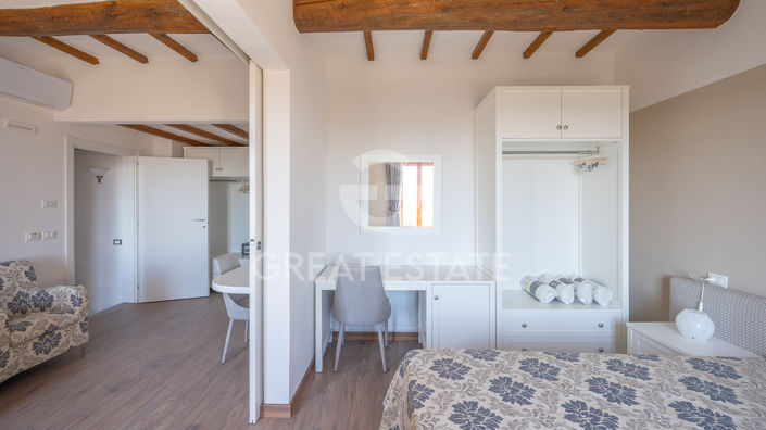 Image No.19-5 Bed Country House for sale