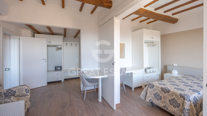 Image No.20-5 Bed Country House for sale