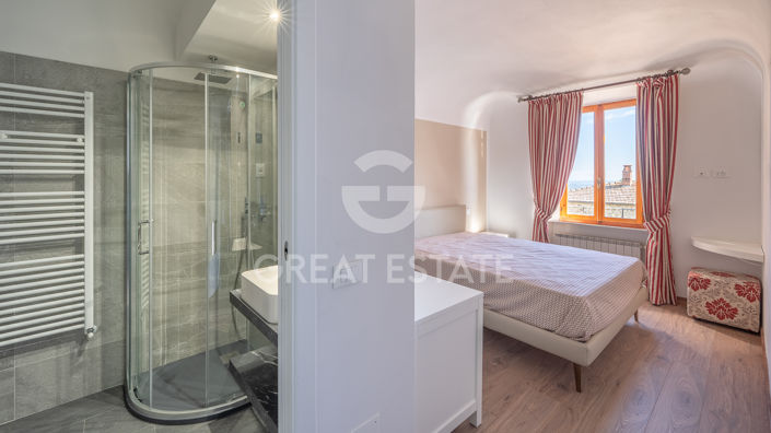 Image No.23-5 Bed Country House for sale