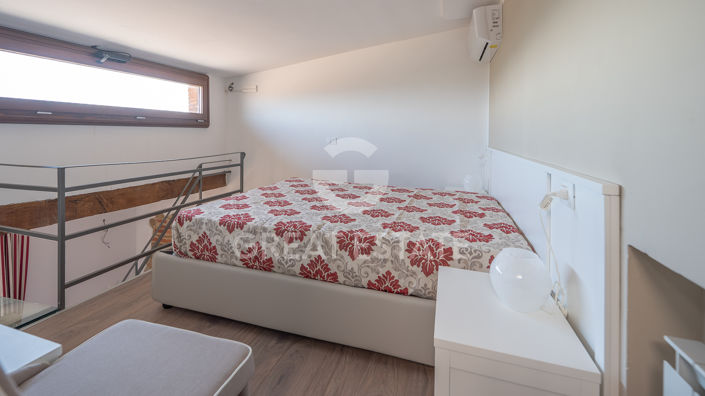 Image No.30-5 Bed Country House for sale