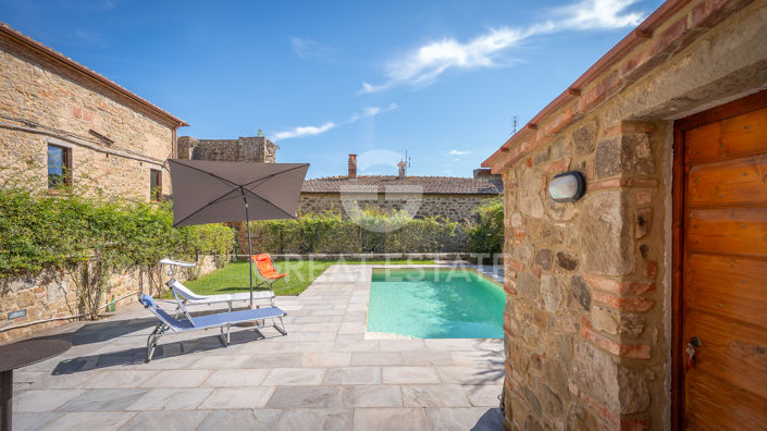 Image No.8-5 Bed Country House for sale