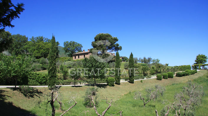 Image No.20-9 Bed Country House for sale