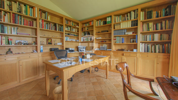 Image No.35-9 Bed Country House for sale