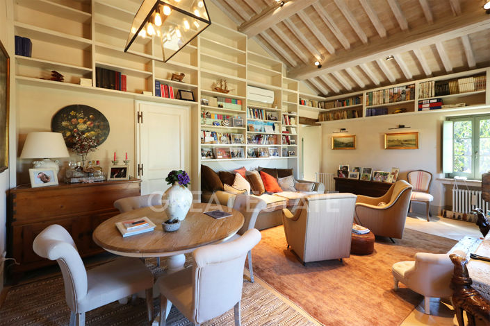 Image No.2-4 Bed Country House for sale