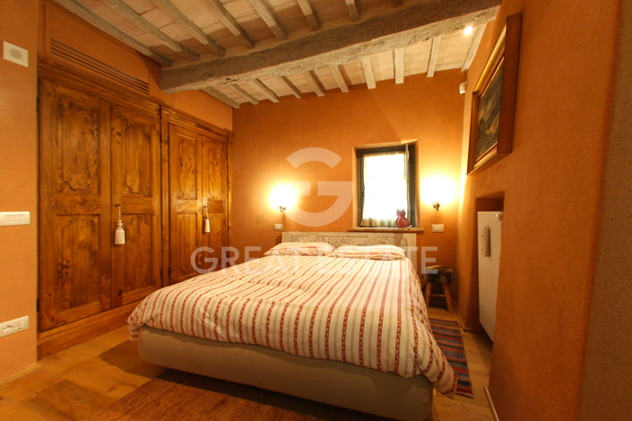 Image No.23-4 Bed Country House for sale