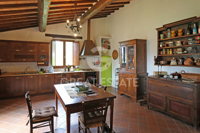 Image No.31-6 Bed Vineyard for sale