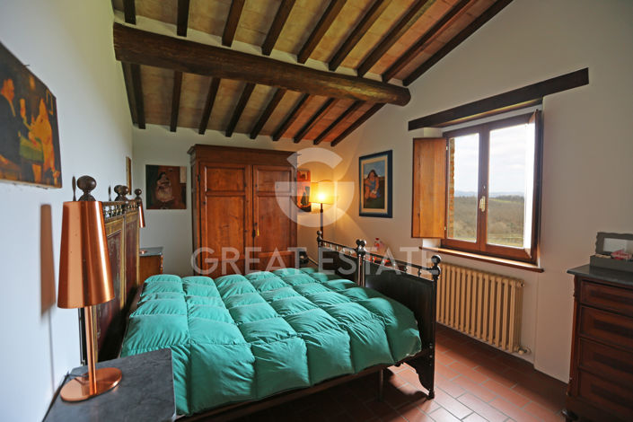 Image No.32-6 Bed Vineyard for sale