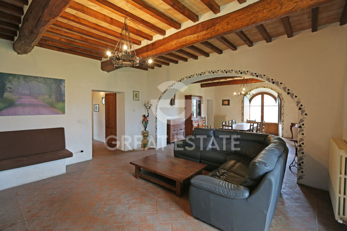 Image No.5-6 Bed Vineyard for sale