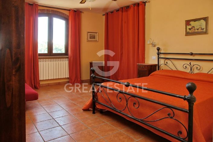 Image No.12-9 Bed Country House for sale