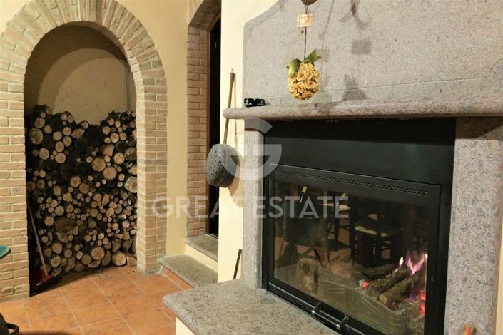 Image No.18-9 Bed Country House for sale