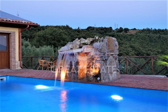 Image No.19-9 Bed Country House for sale