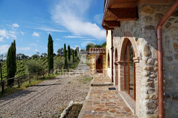 Image No.8-9 Bed Country House for sale