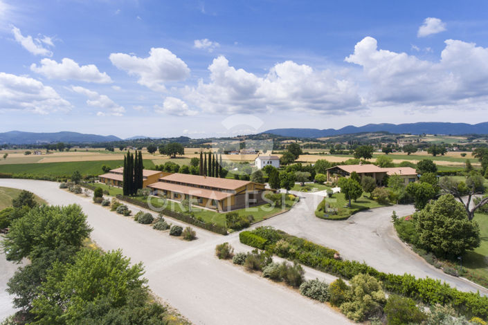 Image No.2-30 Bed Farmhouse for sale