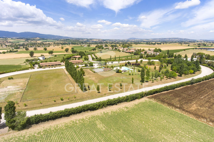 Image No.15-30 Bed Farmhouse for sale