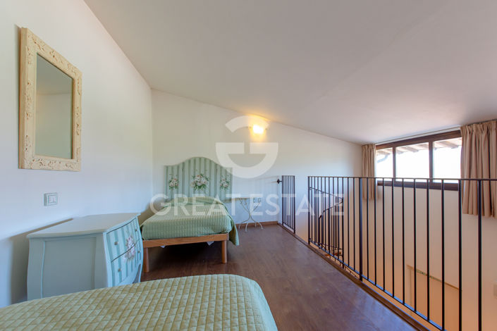 Image No.28-30 Bed Farmhouse for sale