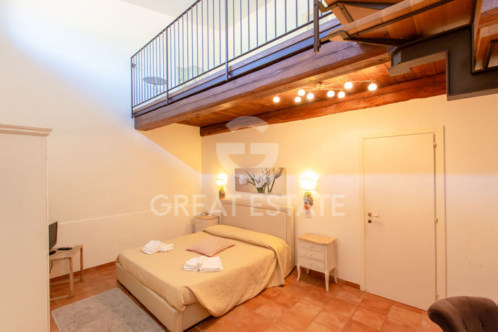 Image No.30-30 Bed Farmhouse for sale