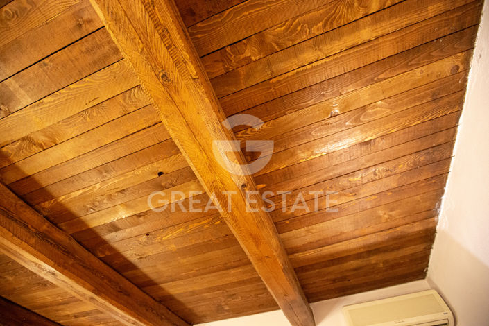 Image No.53-30 Bed Farmhouse for sale