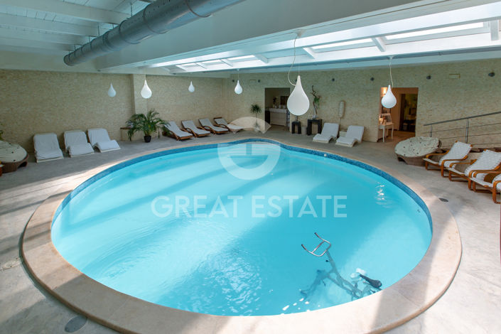 Image No.58-30 Bed Farmhouse for sale