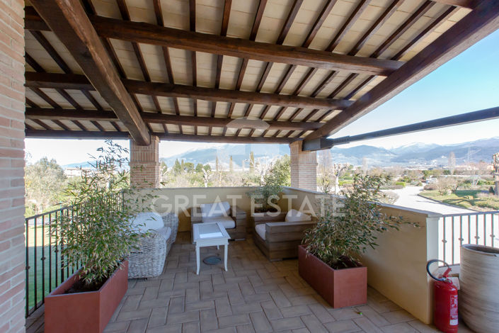 Image No.8-30 Bed Farmhouse for sale