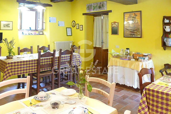 Image No.22-Maison de campagne de 5 chambres à vendre à Pérouse