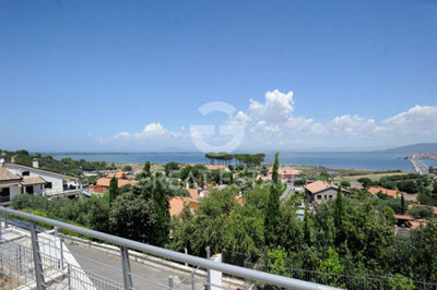 vendesi-villa-plurifamiliare-in-toscana-gross