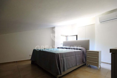 vendesi-villa-plurifamiliare-in-toscana-gross