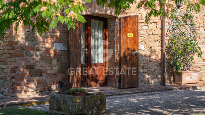 Image No.20-Maison de campagne de 18 chambres à vendre à Deruta
