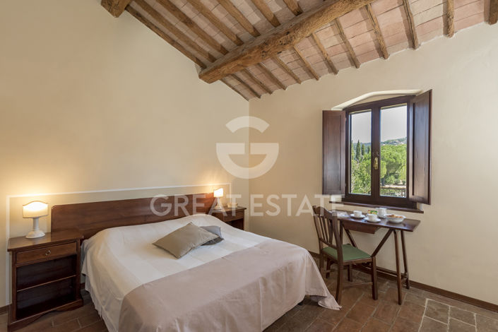 Image No.34-18 Bed Country House for sale