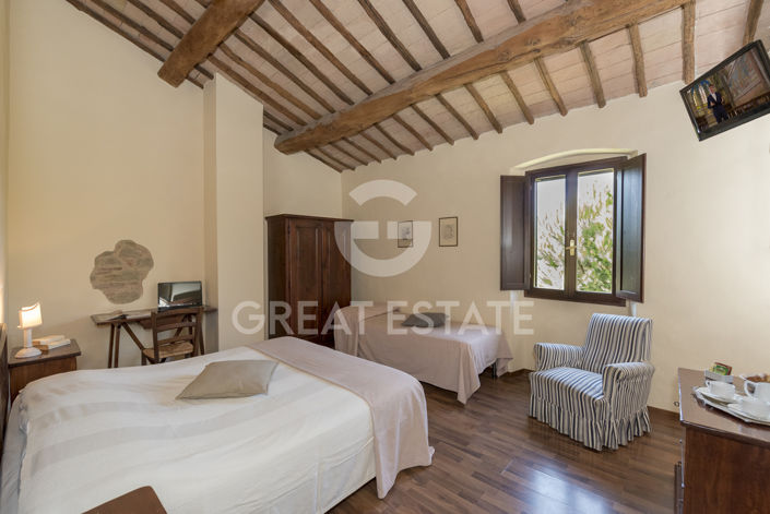 Image No.35-18 Bed Country House for sale