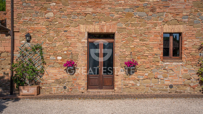 Image No.38-Maison de campagne de 18 chambres à vendre à Deruta