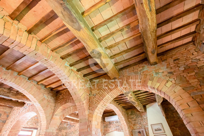 Image No.44-18 Bed Country House for sale