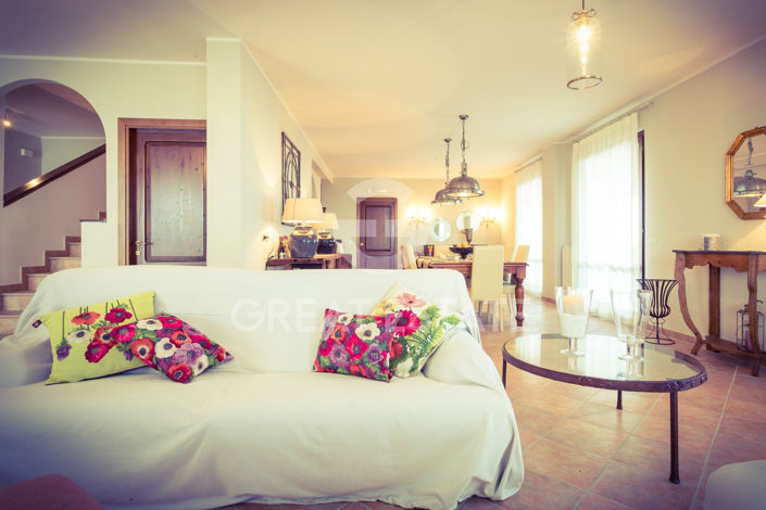 Image No.5-Maison de campagne de 4 chambres à vendre à Pérouse