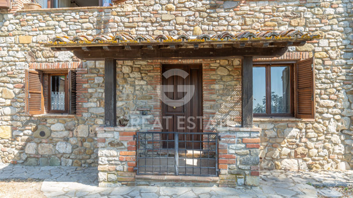 Image No.11-10 Bed Country House for sale