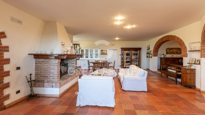 Image No.16-10 Bed Country House for sale