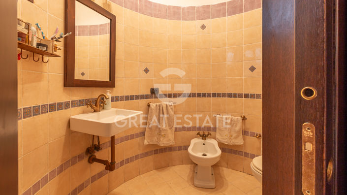 Image No.30-10 Bed Country House for sale