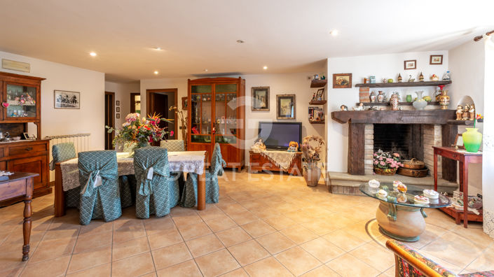 Image No.33-10 Bed Country House for sale