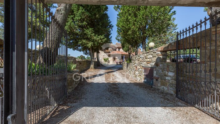 Image No.4-10 Bed Country House for sale