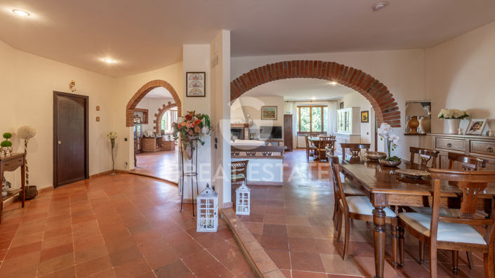 Image No.5-10 Bed Country House for sale