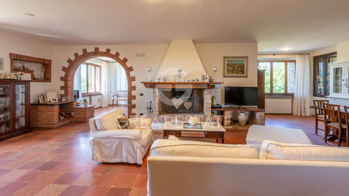 Image No.6-10 Bed Country House for sale