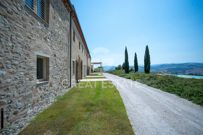 Image No.35-5 Bed Country House for sale