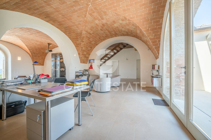 Image No.61-5 Bed Country House for sale