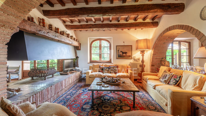 Image No.20-Maison de campagne de 6 chambres à vendre à Cetona