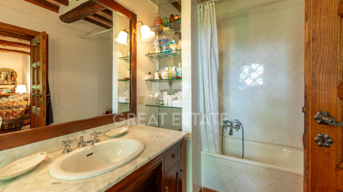 Image No.40-Maison de campagne de 6 chambres à vendre à Cetona